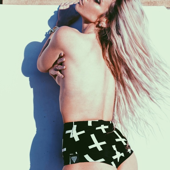 BLACK AND WHITE CROSS HIGH WAISTED STRETCHY HOT - Picture 8 of 8